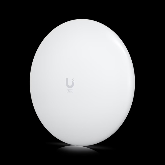Ubiquiti 60 GHz + 5 GHz client with symmetrical Gigabit speeds and an 8 km broadcast range
